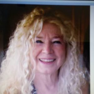 Meet your Posher, Lucy